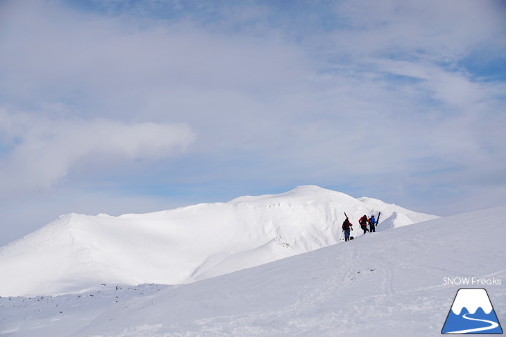 大雪山旭岳ロープウェイ 北海道最高峰でパウダーライド！